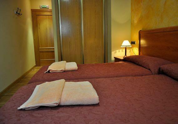 Hostal Puerta Del Valle Ла-Систернига Экстерьер фото